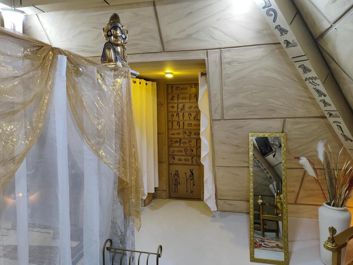 Lodge Piramide Queops, Magica